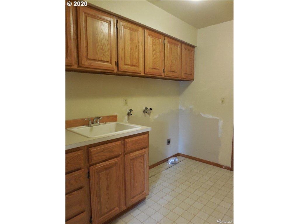 3627 Columbia Heights Road Longview, WA 98632 - Photo 19 of 32 Gallery Image 19