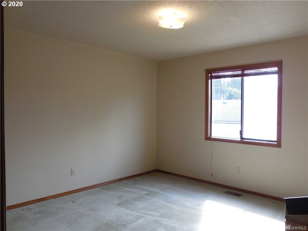 3627 Columbia Heights Road Longview, WA 98632 - Photo 21 of 32 Gallery Image 21