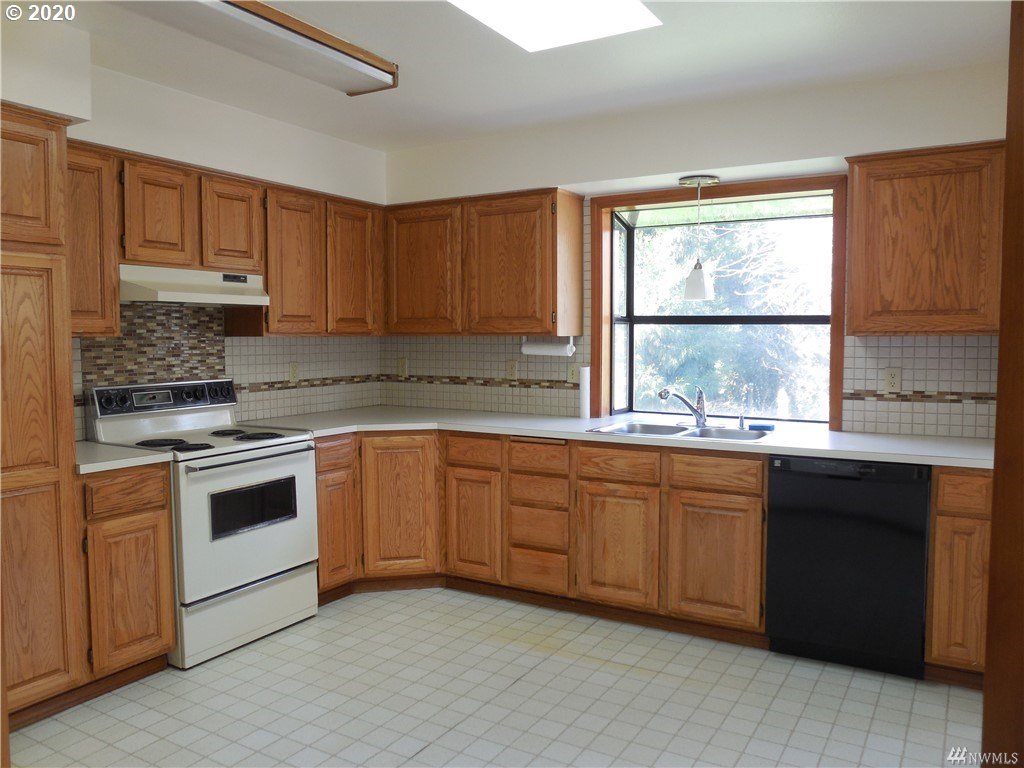 3627 Columbia Heights Road Longview, WA 98632 - Photo 8 of 32 Gallery Image 8
