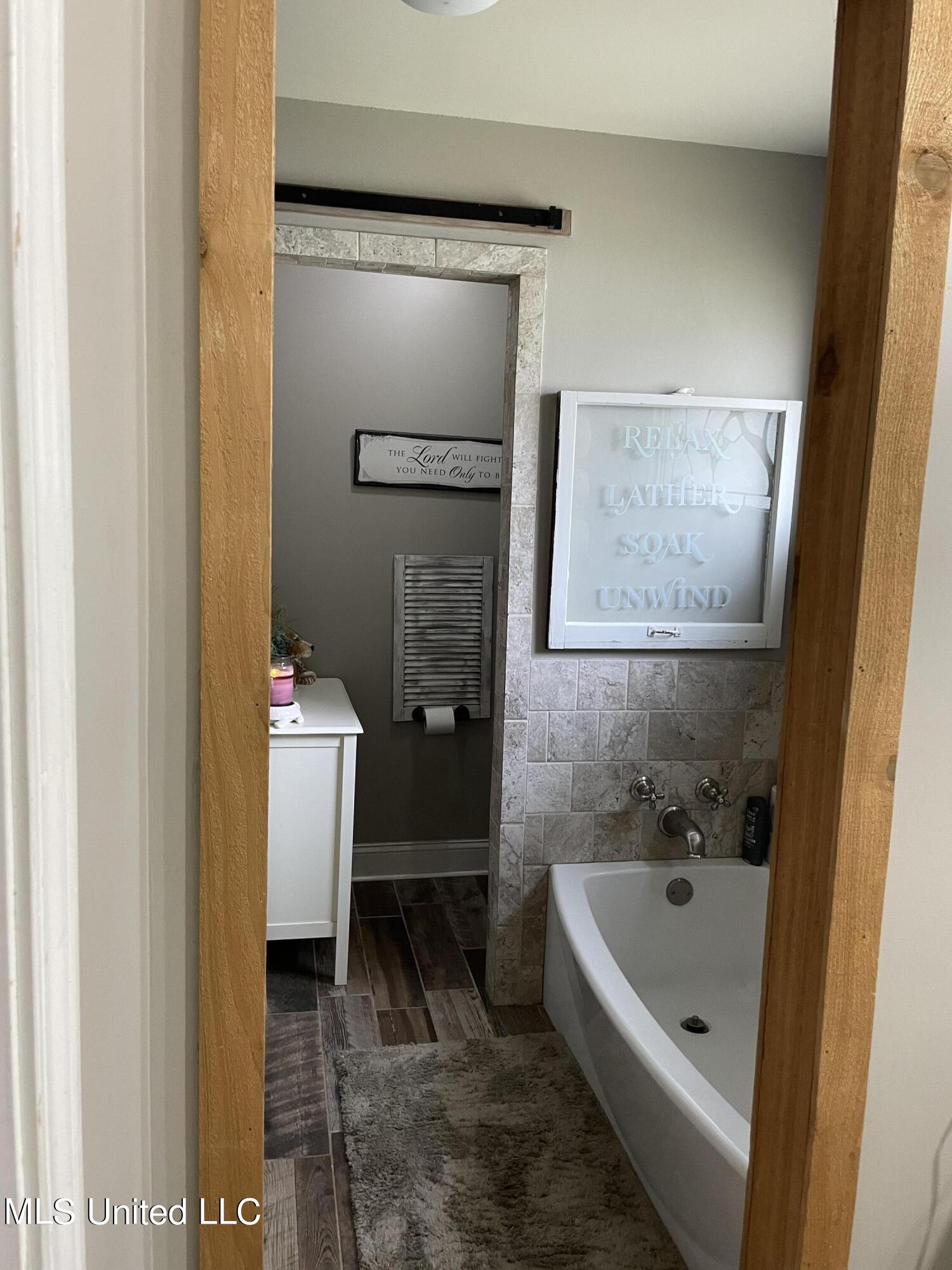 5160 Poplar Corner Road Walls, MS 38680 - Photo 26 of 26 Master Bath