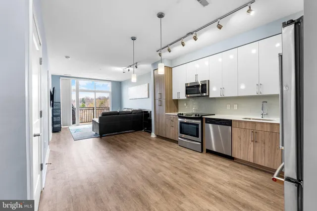 $365,000 | 145 Riverhaven Drive, Unit 551, Oxon Hill, MD 20745