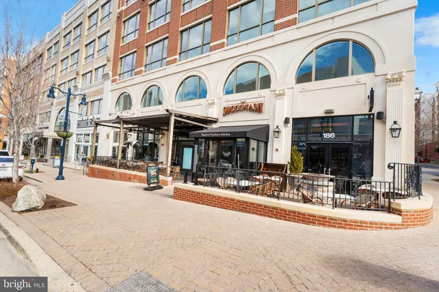 $365,000 | 145 Riverhaven Drive, Unit 551, Oxon Hill, MD 20745