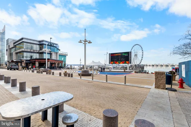 $365,000 | 145 Riverhaven Drive, Unit 551, Oxon Hill, MD 20745