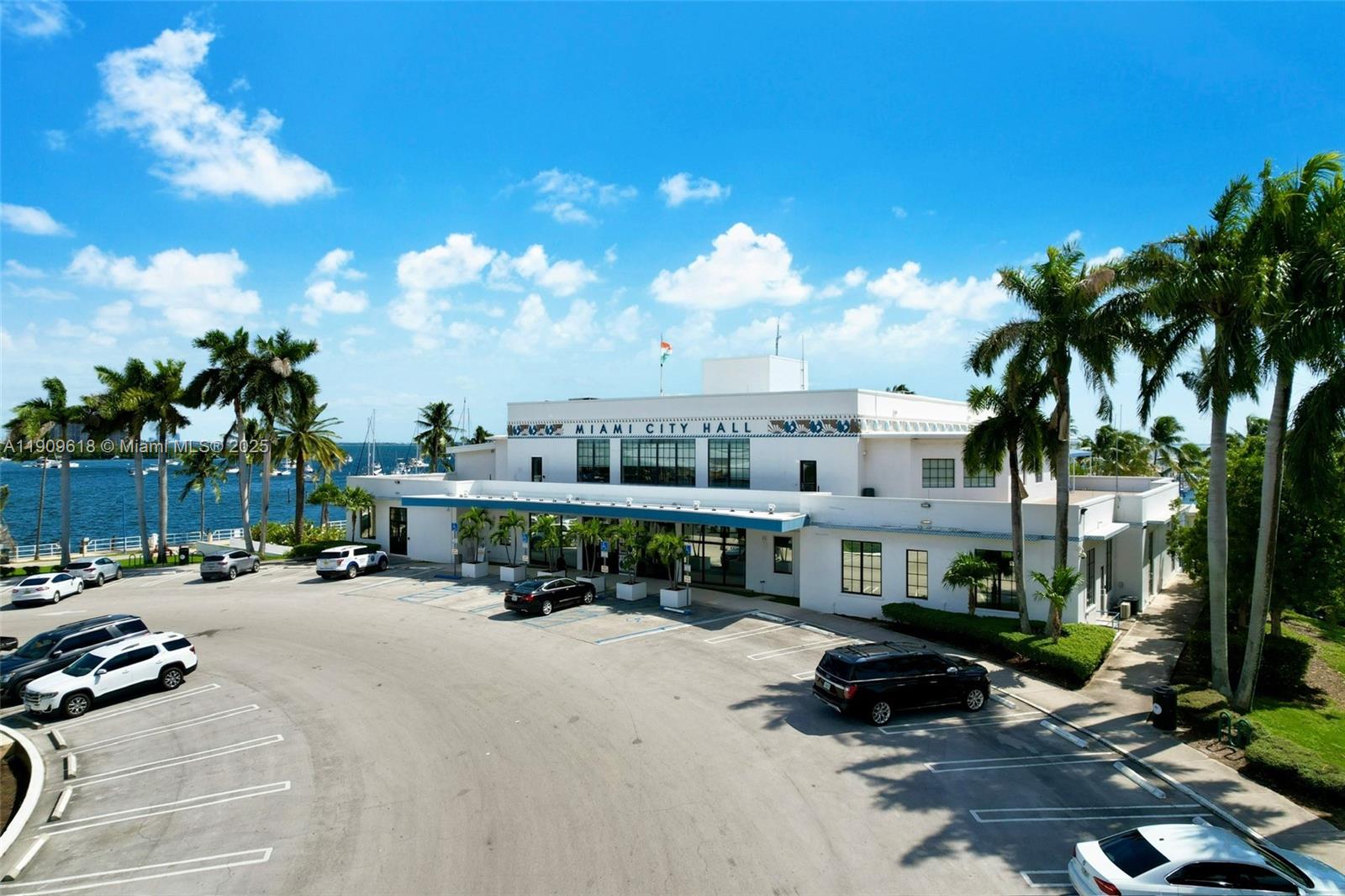 2678 Tigertail Avenue, Unit 1501 Miami, FL 33133 - Photo 40 of 44