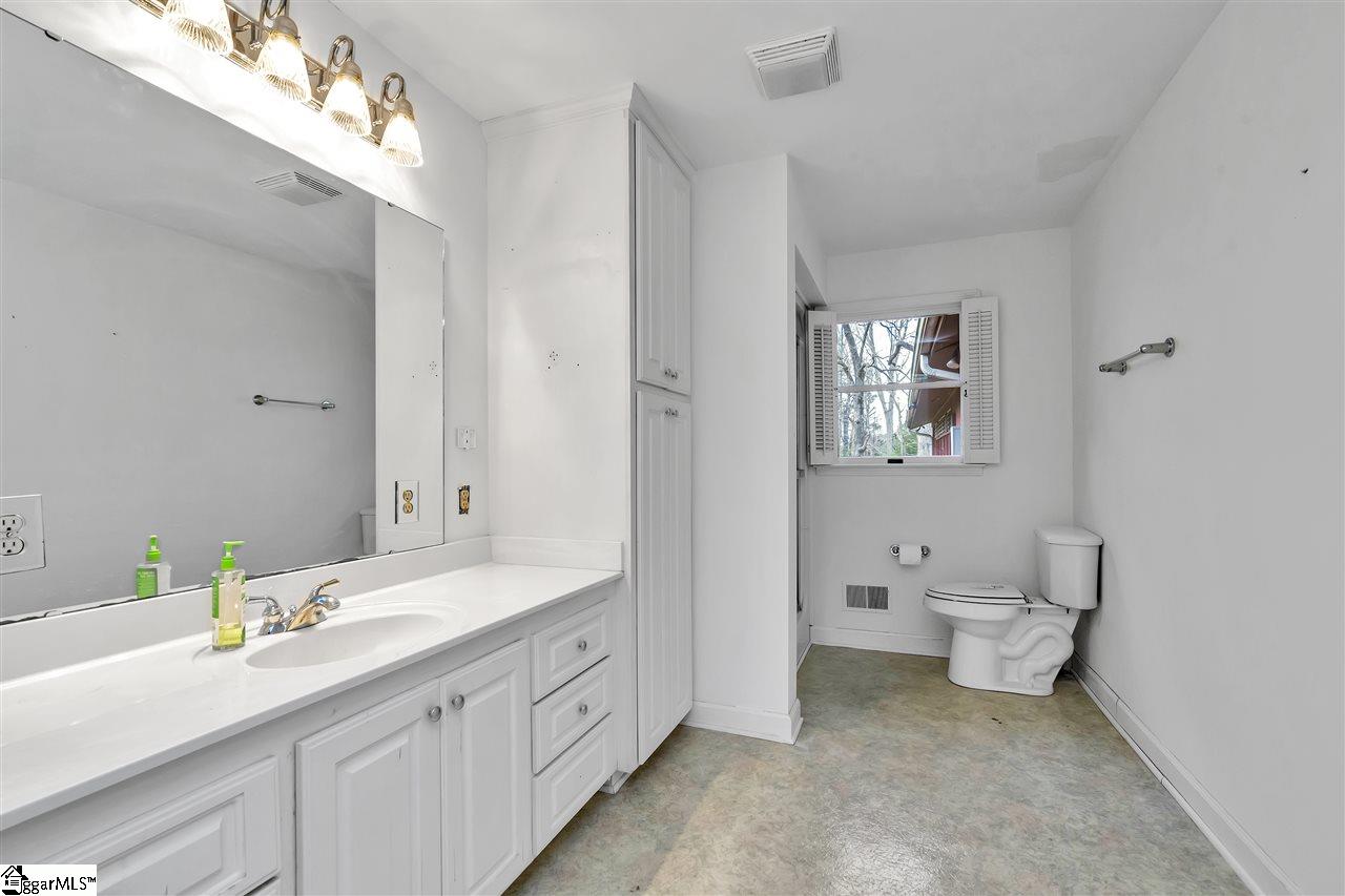 551 Waddell Road Woodruff, SC 29388 - Photo 12 of 36 Gallery Image 12