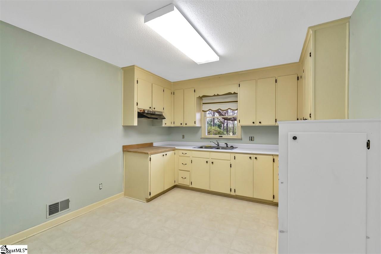 551 Waddell Road Woodruff, SC 29388 - Photo 19 of 36 Gallery Image 19