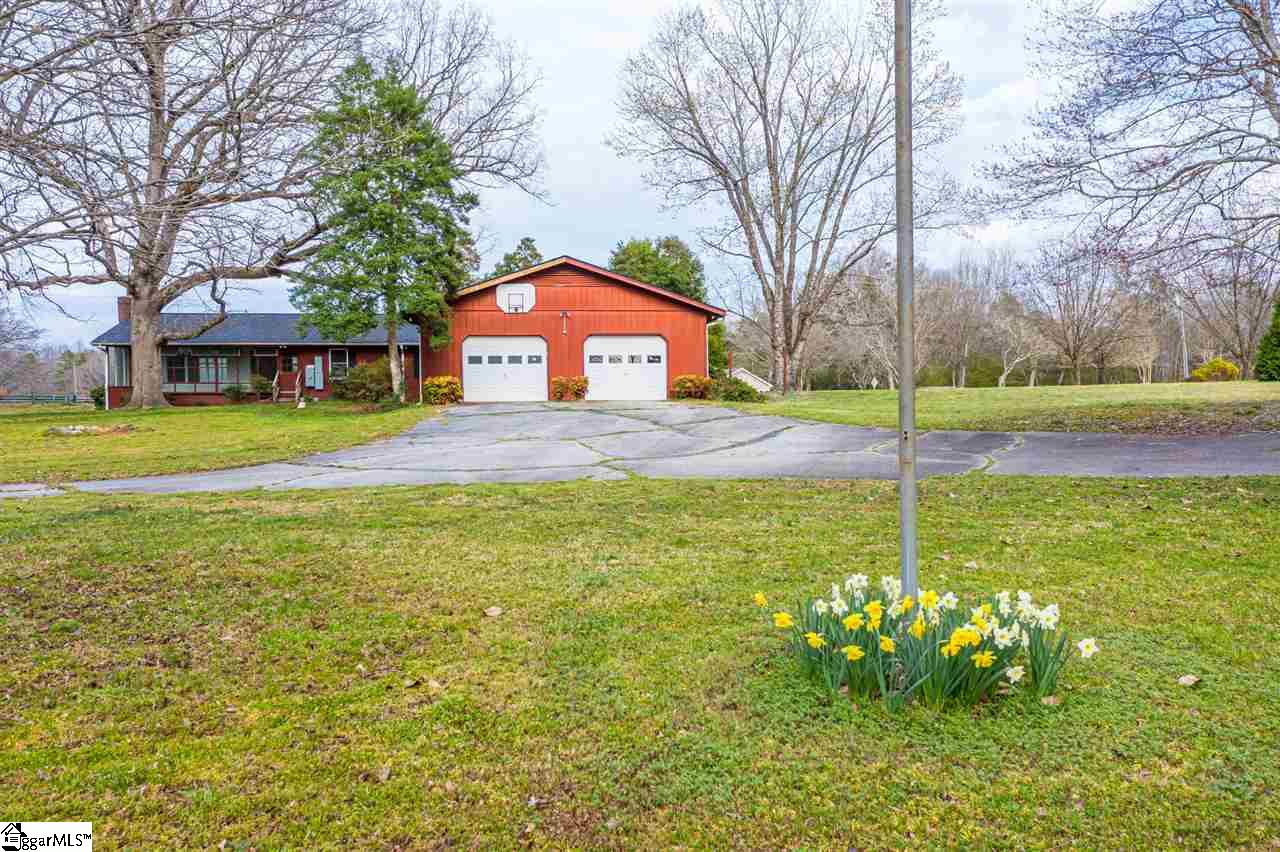 551 Waddell Road Woodruff, SC 29388 - Photo 3 of 36 Gallery Image 3