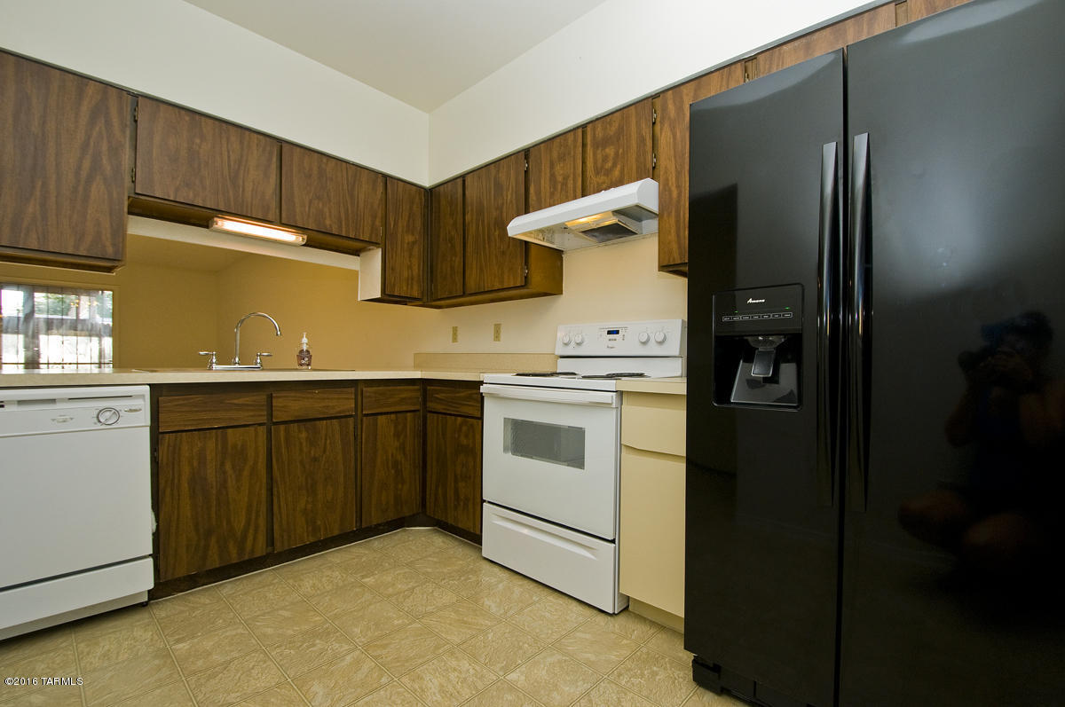 932 South Pantano Road Tucson, AZ 85710 - Photo 7 of 28 Gallery Image 7