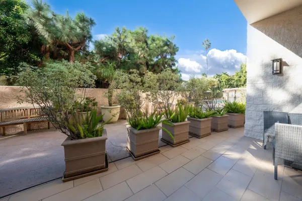 $3,995 | 2500 Torrey Pines, Unit 119, La Jolla, CA 92037