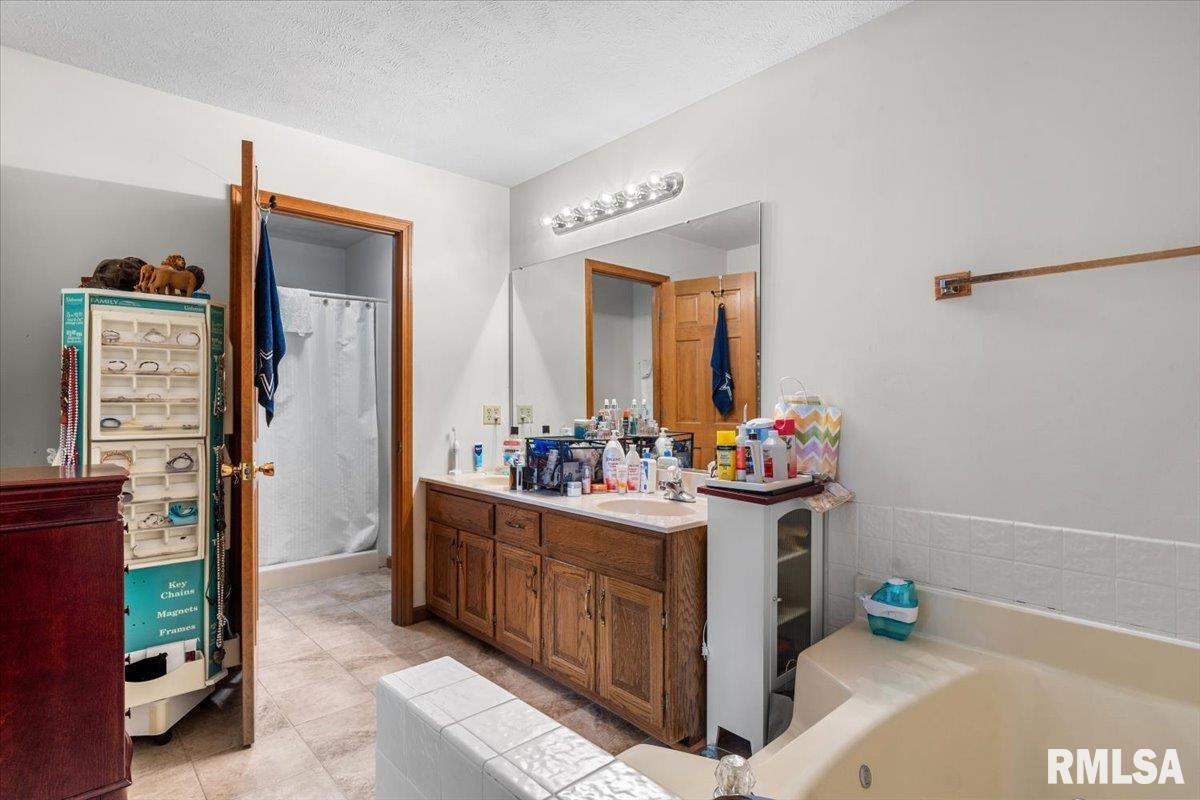 8033 Wilson Terrace Springfield, IL 62712 - Photo 22 of 40