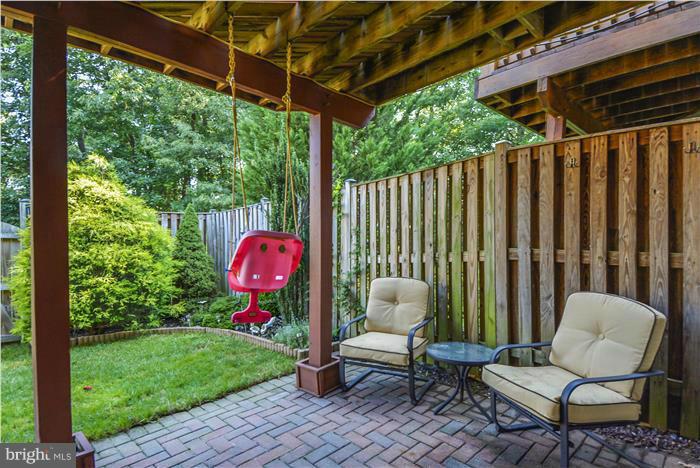 8703 Riverscape Court Odenton, MD 21113 - Photo 5 of 30 Exterior (Rear)