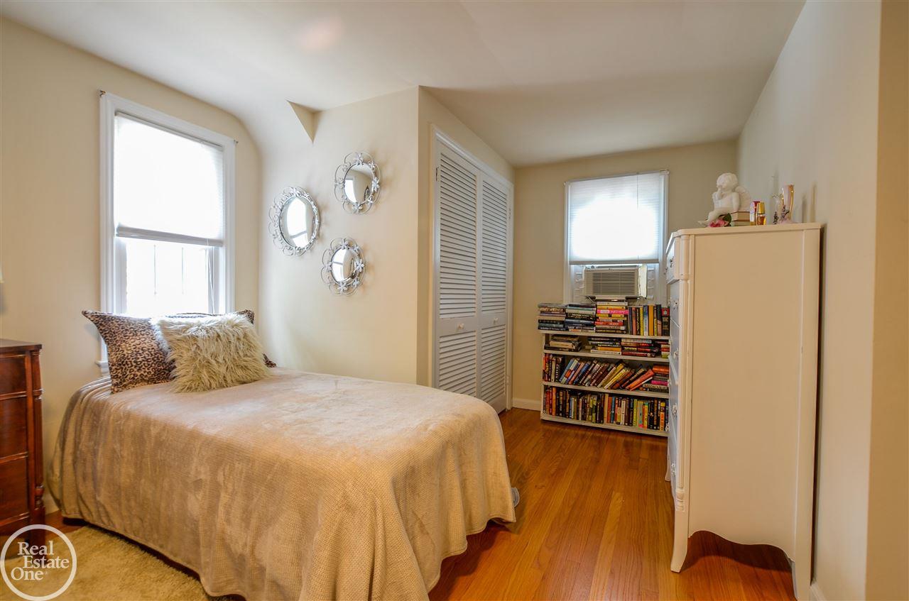 474 Allard Road Grosse Pointe, MI 48236 - Photo 19 of 29 50046390-18.JPG