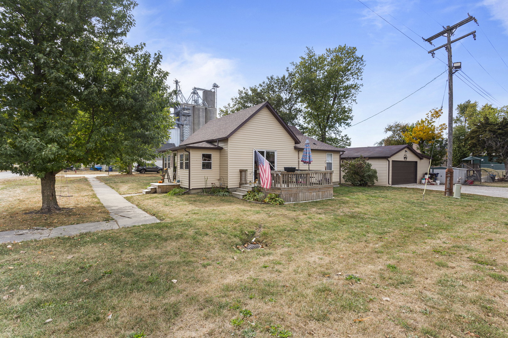 13 Willow Street Dewey, IL 61840 - Photo 3 of 27 a view of a house with a yard