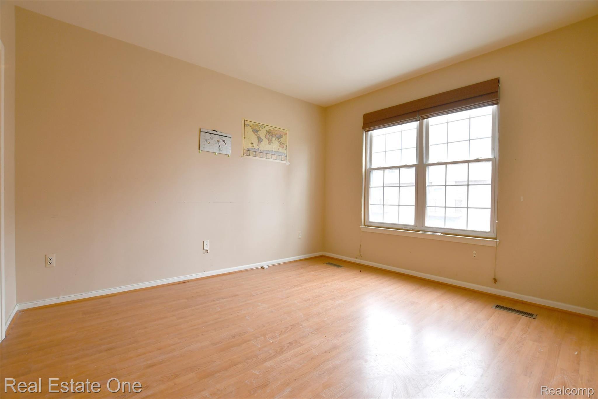 20281 Rodeo Court Southfield, MI 48075 - Photo 9 of 13 Master Bedroom.jpg
