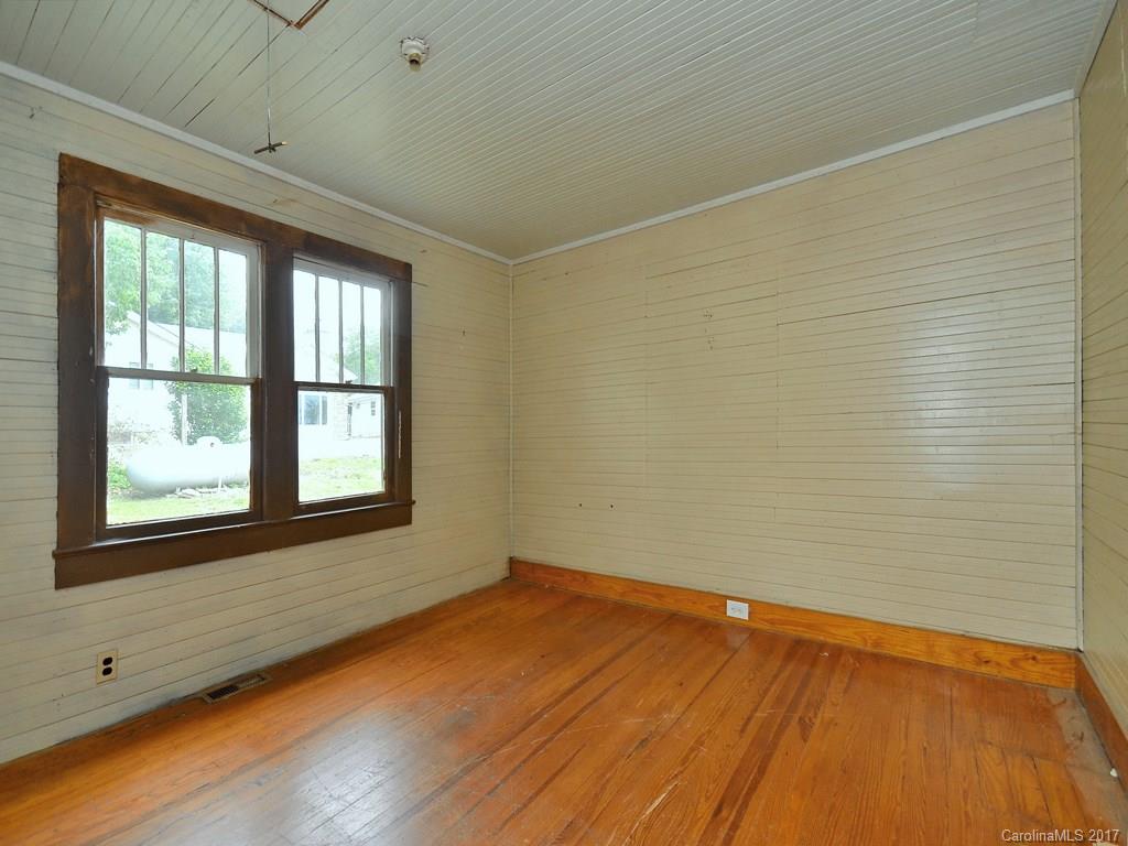 656 Thompson Cove Road Clyde, NC 28721 - Photo 3 of 12
