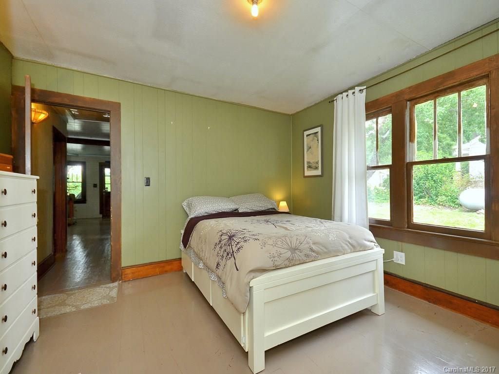 656 Thompson Cove Road Clyde, NC 28721 - Photo 4 of 12