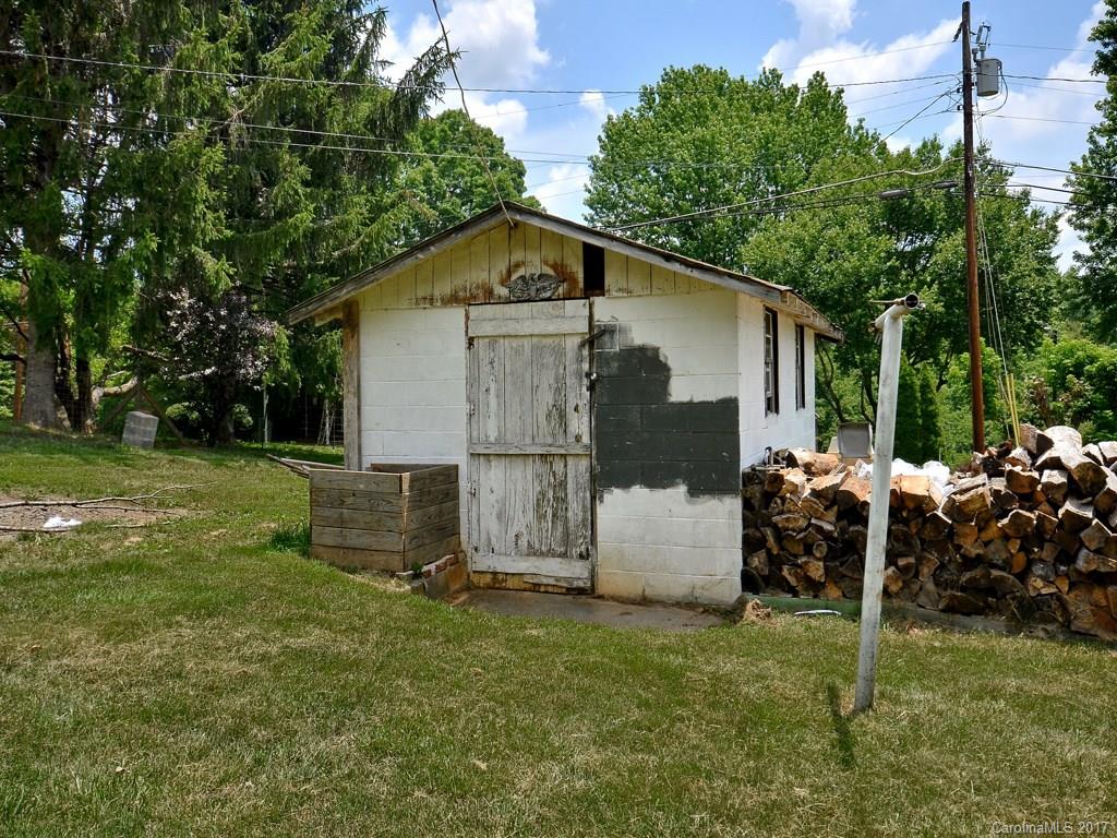 656 Thompson Cove Road Clyde, NC 28721 - Photo 8 of 12