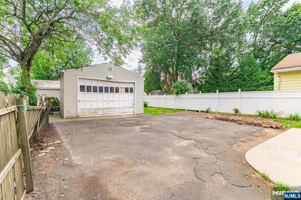 75 Clinton Place Hackensack, NJ 07601 - Photo 37 of 39 Gallery Image 37