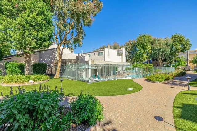 $665,000 | 22239 1/4 Erwin Street, Woodland Hills, CA 91367