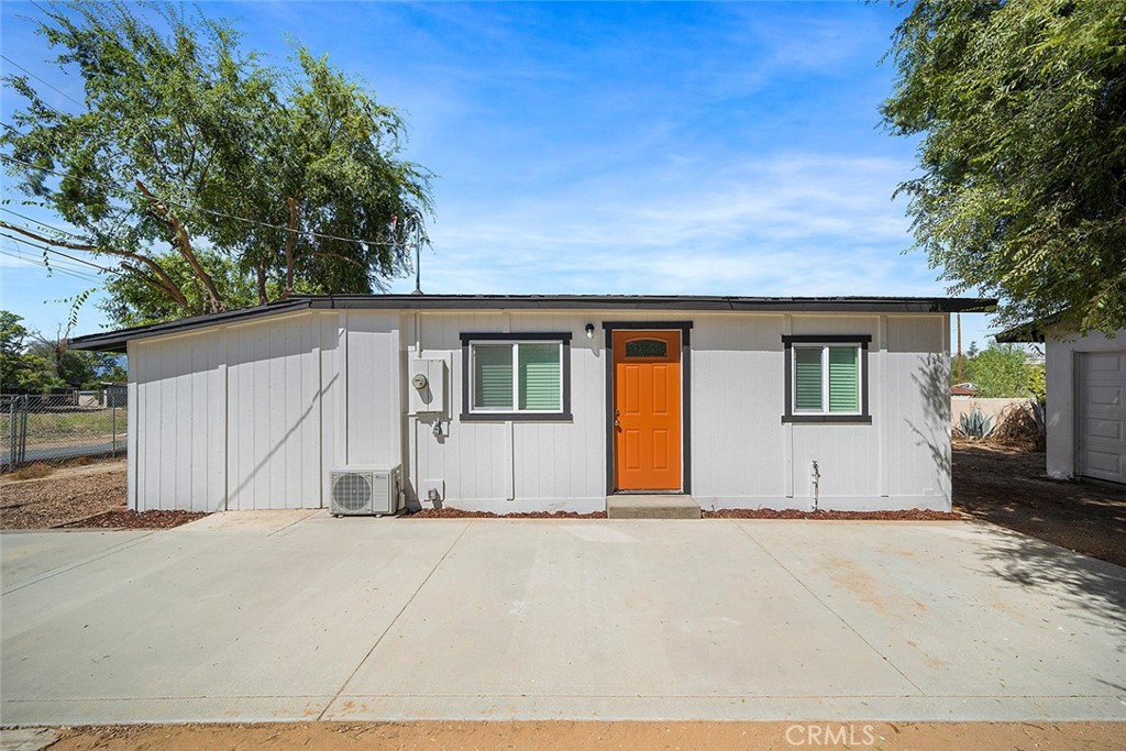 a view of a house with a outdoor space