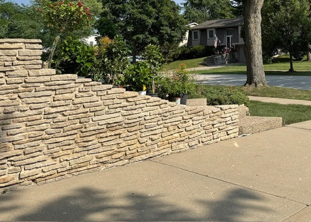 416 Trinity Court Buffalo Grove, IL 60089 - Photo 28 of 87 a view of a backyard of the house