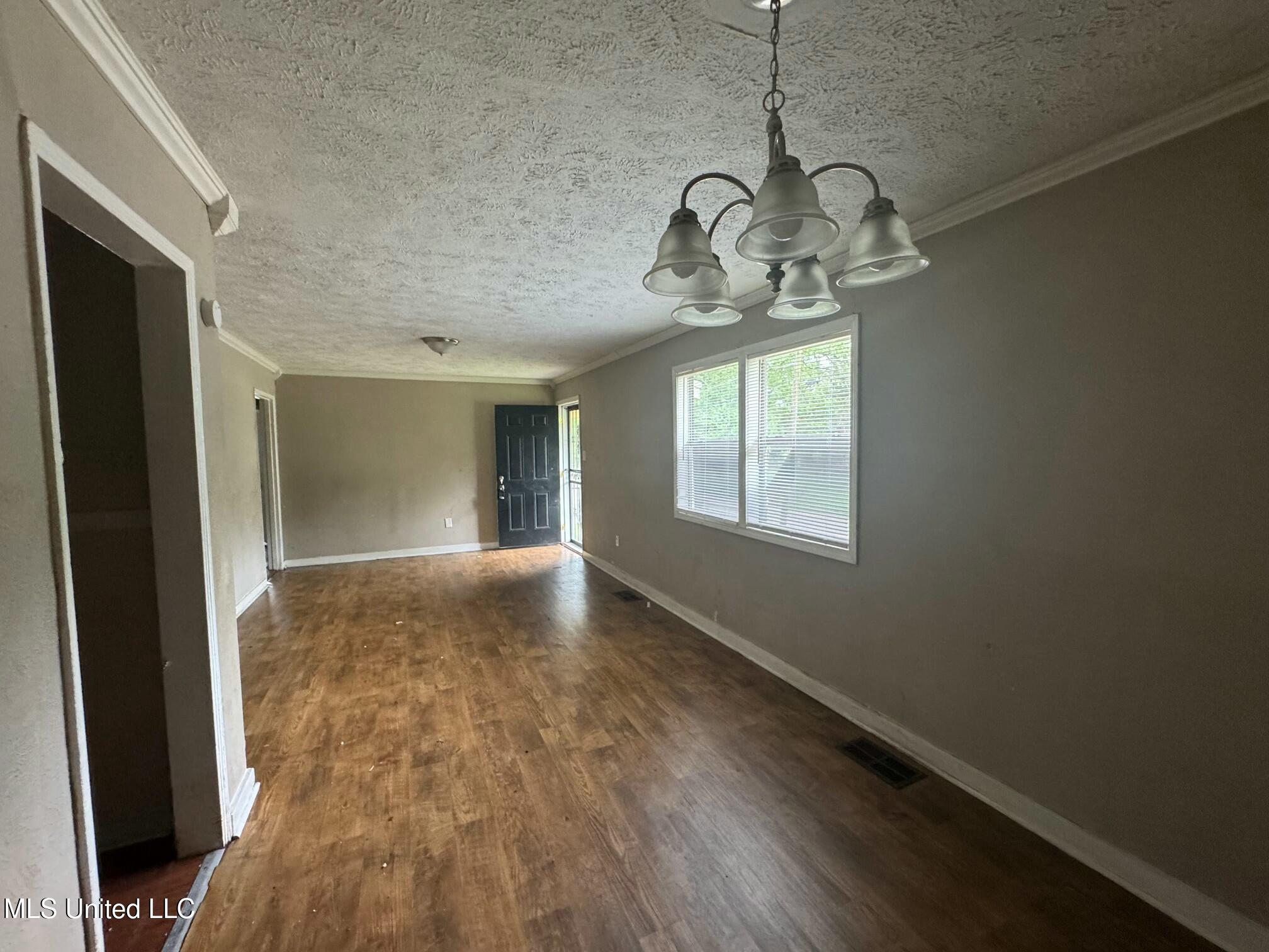 3010 Woodside Drive Jackson, MS 39212 - Photo 3 of 13 tempImageIS42B8