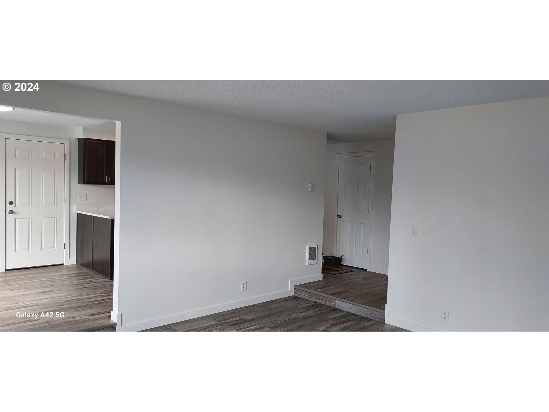 2573 L Street Springfield, OR 97477 - Photo 15 of 22 a view of an empty room