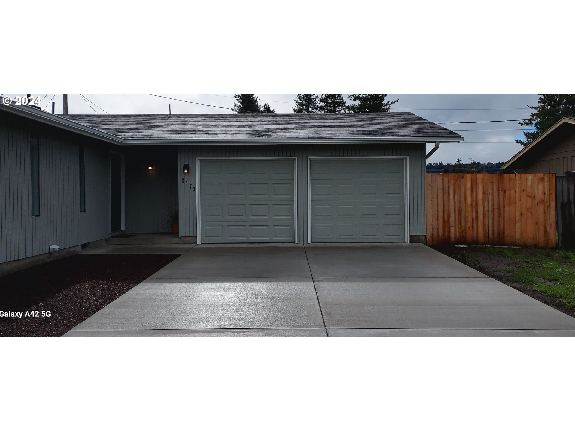 2573 L Street Springfield, OR 97477 - Photo 3 of 22