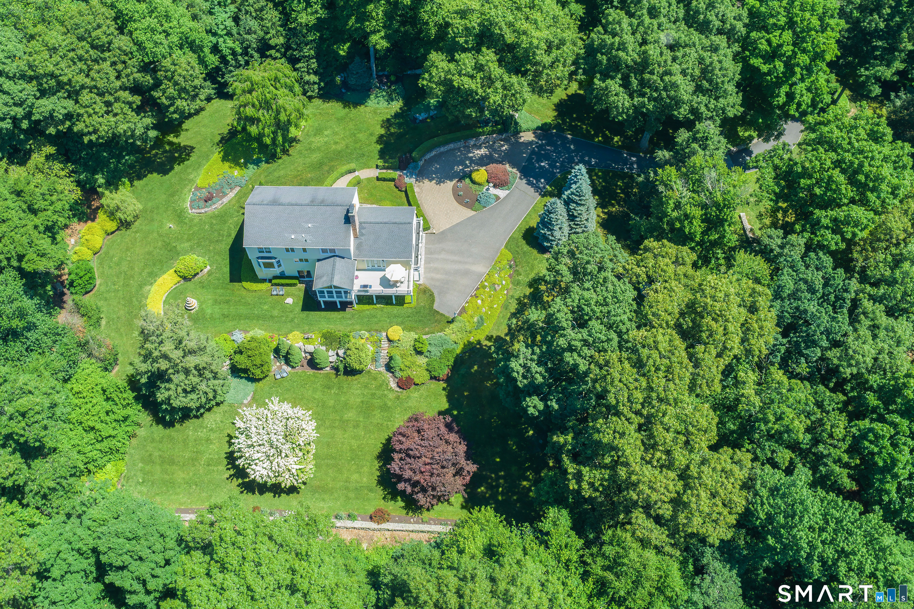 15 Hull Place Ridgefield, CT 06877 - Photo 3 of 40