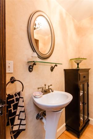 211 Dorset Road Newton, MA 02468 - Photo 11 of 22