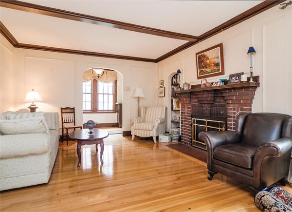211 Dorset Road Newton, MA 02468 - Photo 3 of 22