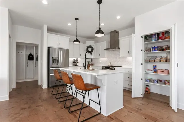 $515,000 | 601 Southwest Meadowood Drive, Grain Valley, MO 64029