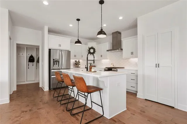 $515,000 | 601 Southwest Meadowood Drive, Grain Valley, MO 64029