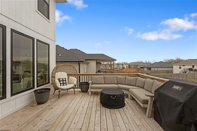 $515,000 | 601 Southwest Meadowood Drive, Grain Valley, MO 64029