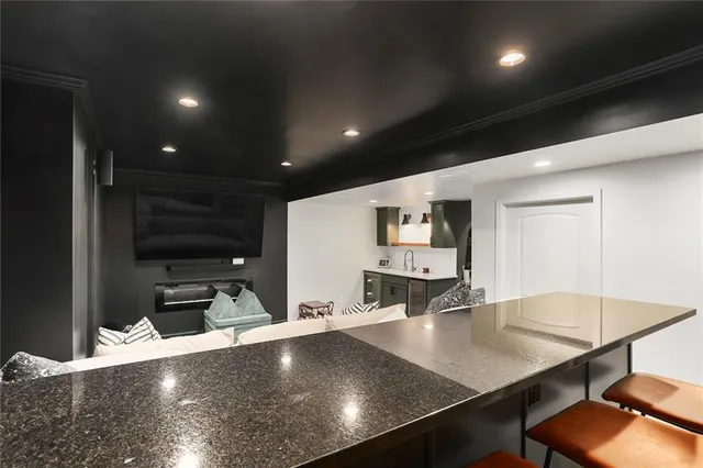 $515,000 | 601 Southwest Meadowood Drive, Grain Valley, MO 64029