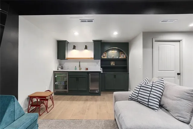 $515,000 | 601 Southwest Meadowood Drive, Grain Valley, MO 64029