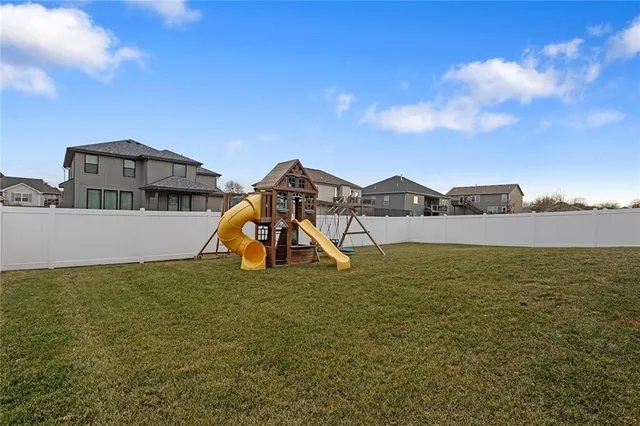 $515,000 | 601 Southwest Meadowood Drive, Grain Valley, MO 64029