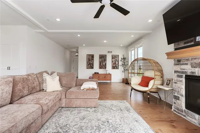 $515,000 | 601 Southwest Meadowood Drive, Grain Valley, MO 64029