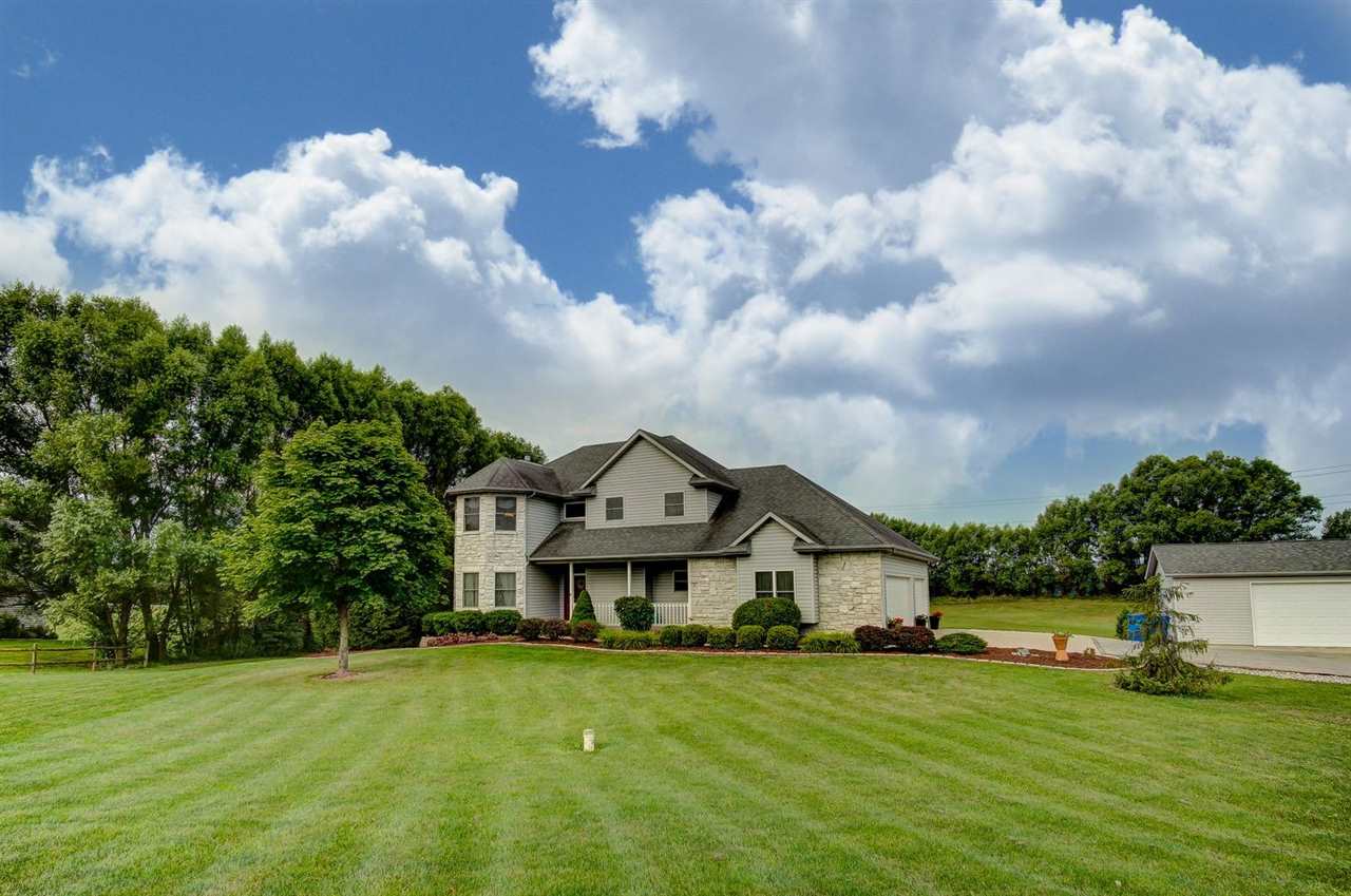 4414 Hollopeter Road Leo, IN 46765 - Photo 1 of 36 Gallery Image 1