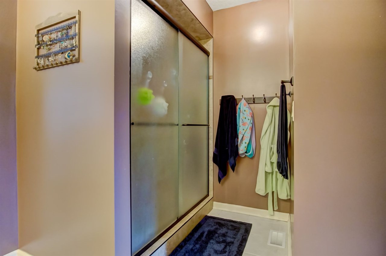 4414 Hollopeter Road Leo, IN 46765 - Photo 15 of 36 Gallery Image 15