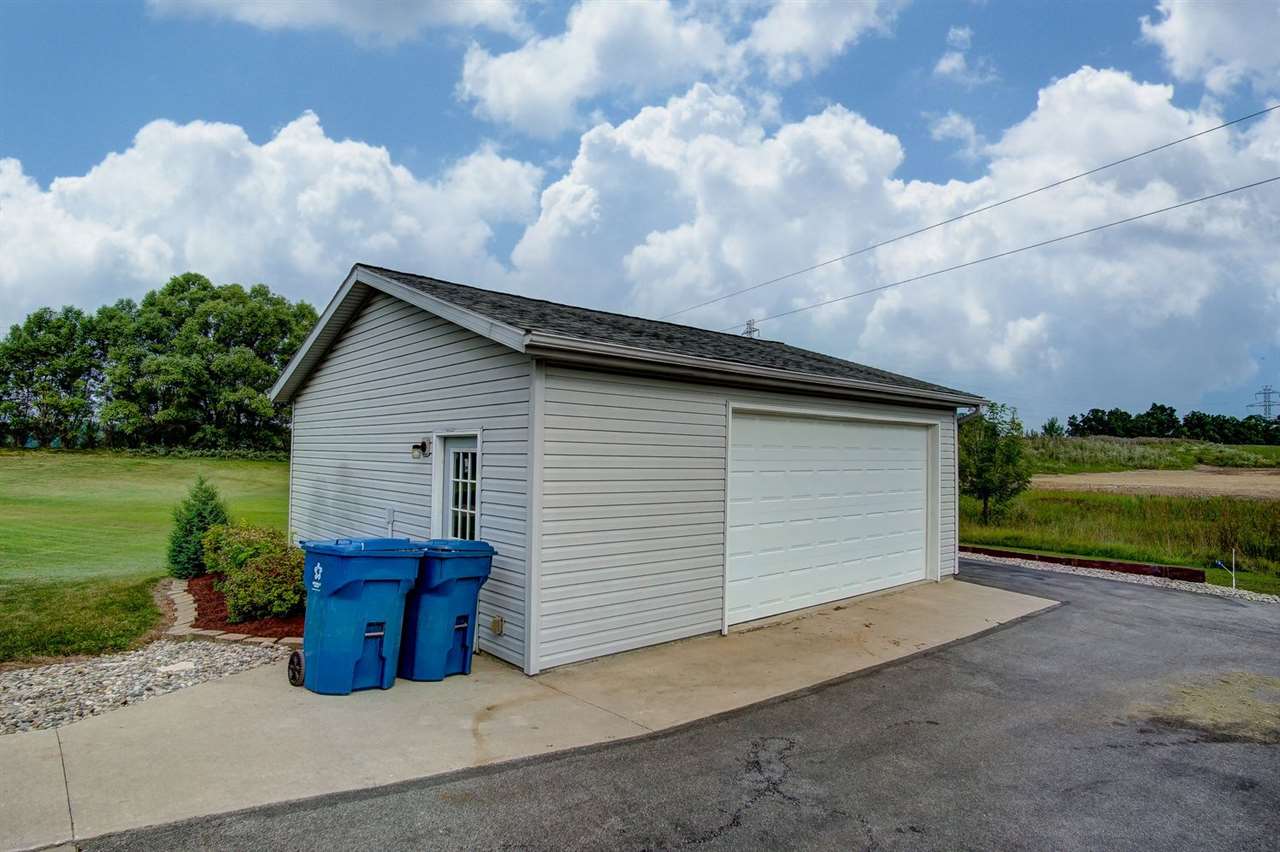 4414 Hollopeter Road Leo, IN 46765 - Photo 36 of 36 Gallery Image 36