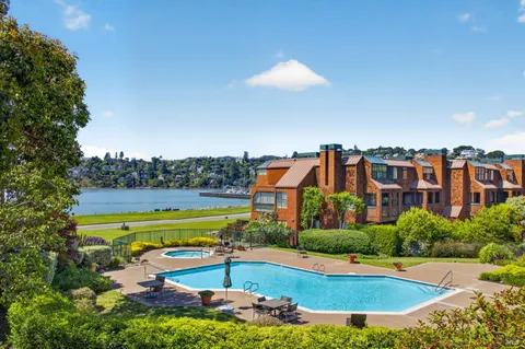 $3,077,000 | 1916 Mar W Street, Tiburon, CA 94920