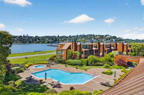 $3,077,000 | 1916 Mar W Street, Tiburon, CA 94920