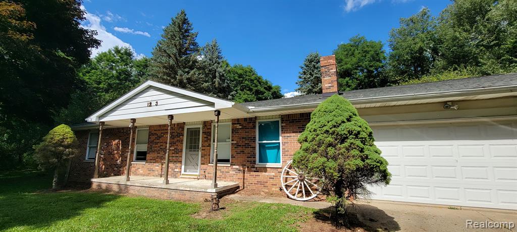 1233 East Schafer Road Howell, MI 48843 - Photo 2 of 43