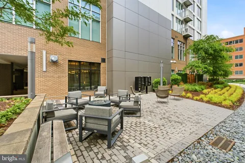 $1,999,999 | 223 Montgomery Street, Alexandria, VA 22314