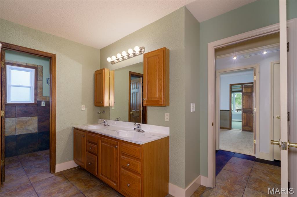 1801 Independence Road Rolla, MO 65401 - Photo 19 of 44