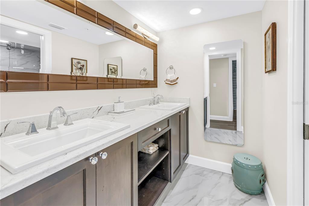 15462 Gulf Boulevard, Unit 1006 Madeira Beach, FL 33708 - Photo 11 of 52