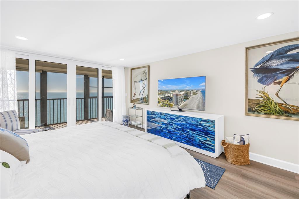 15462 Gulf Boulevard, Unit 1006 Madeira Beach, FL 33708 - Photo 10 of 52