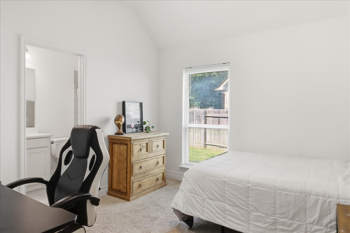 109 Rock Dock Road Georgetown, TX 78633 - Photo 12 of 39 Bedroom #3 has it's own FULL bathroom.