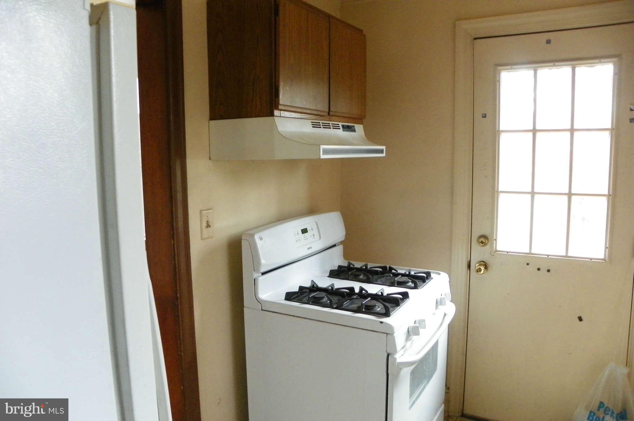 706 McNeill Road Silver Spring, MD 20910 - Photo 12 of 26 Kitchen
